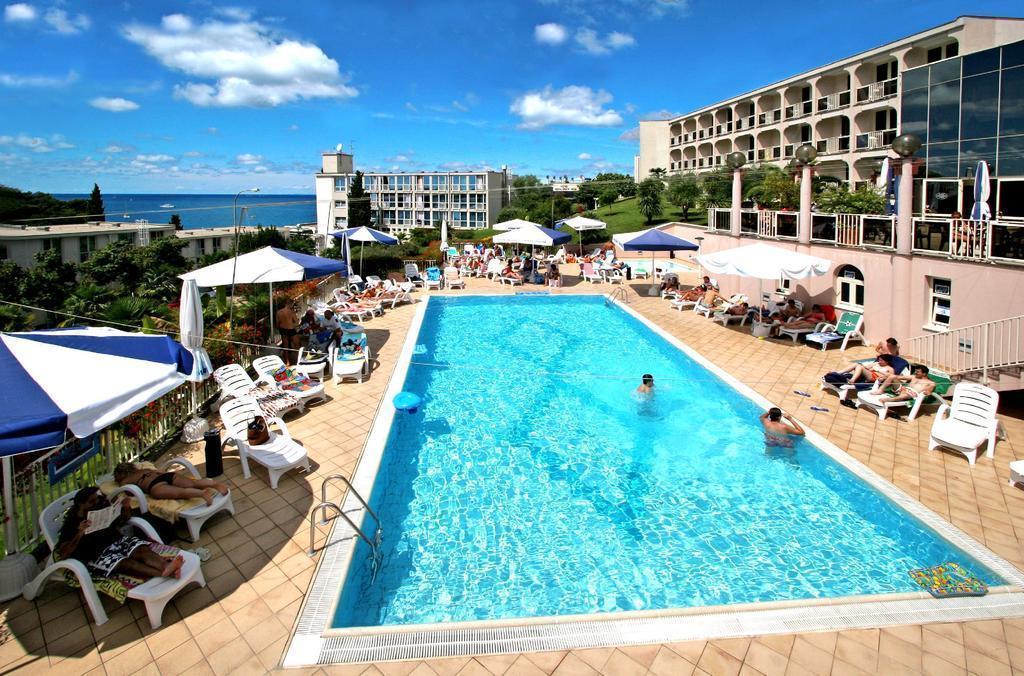 Hotel Laguna Istra 3*