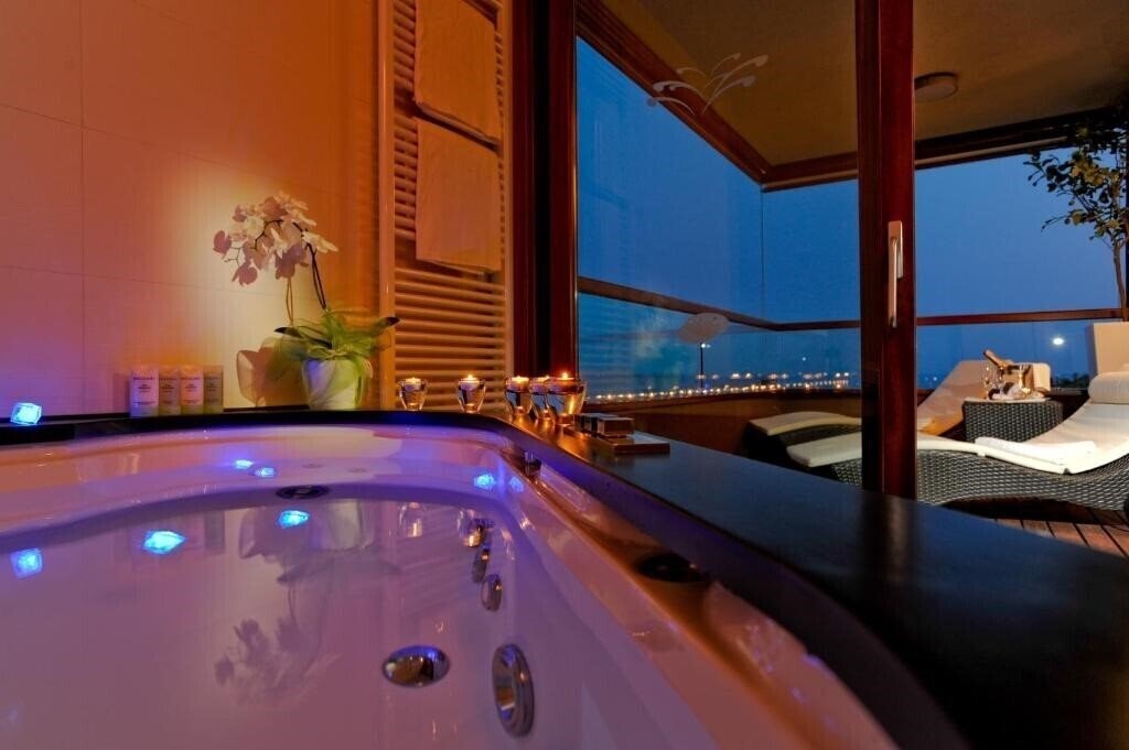 Фото All Suite Island Hotel Istra (Red Island All Suites) 4*