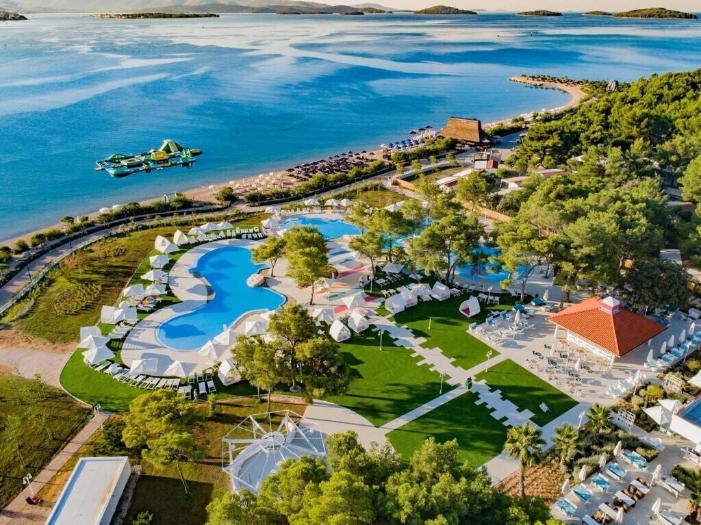 Отель Andrija Solaris 4*
