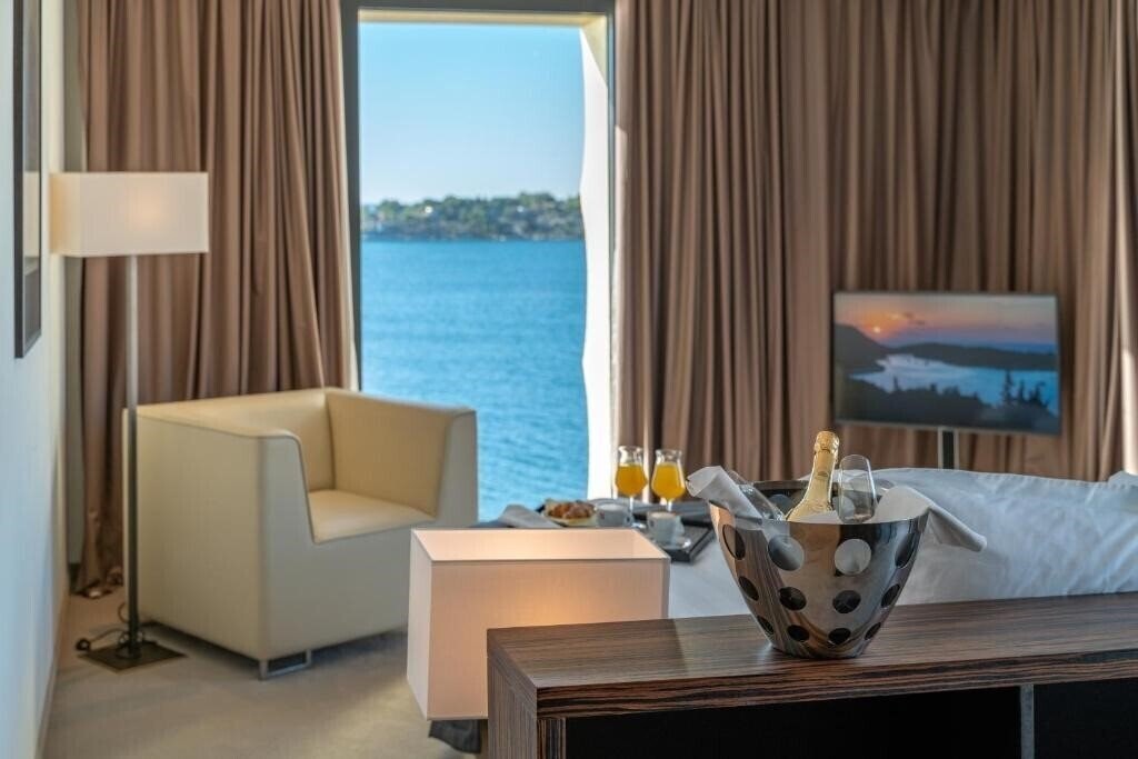 Отель Superior City Hotel Bellevue 4*