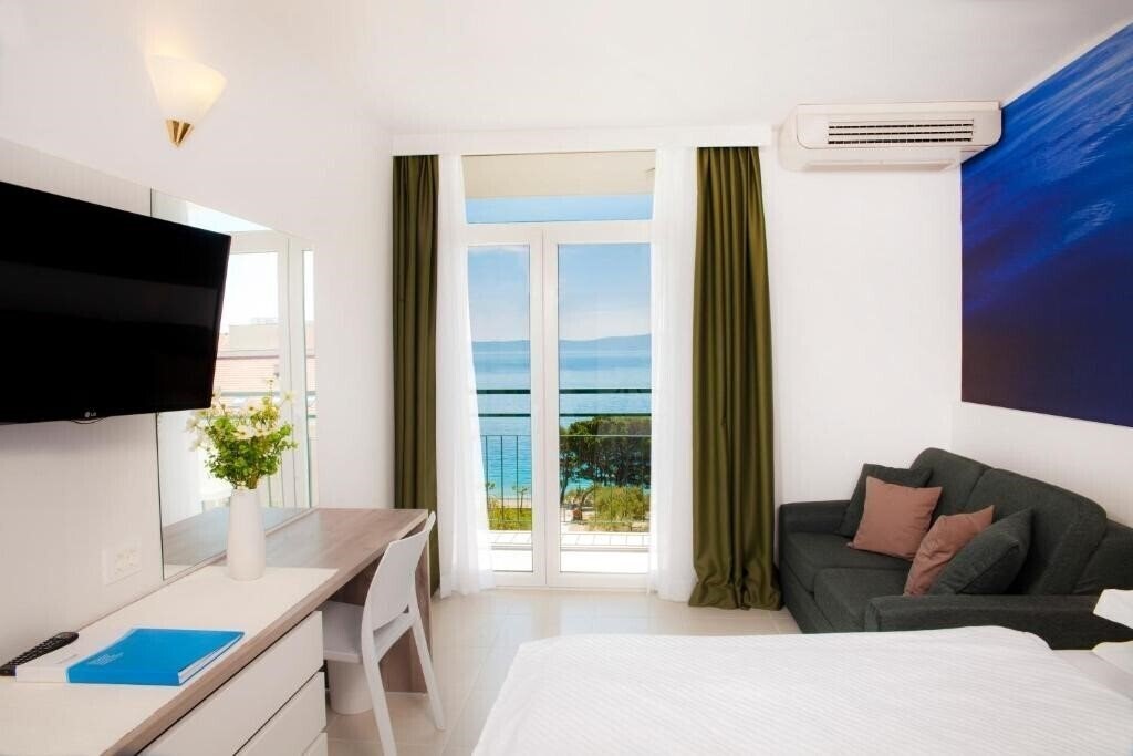 Изображение Bluesun Neptun 3*