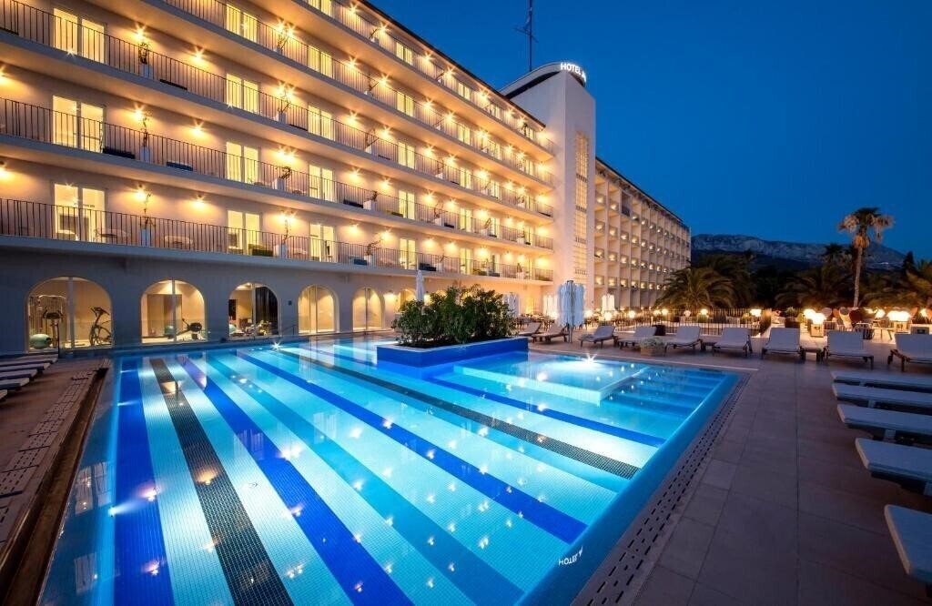 Imaginea Bluesun Hotel Jadran 5*