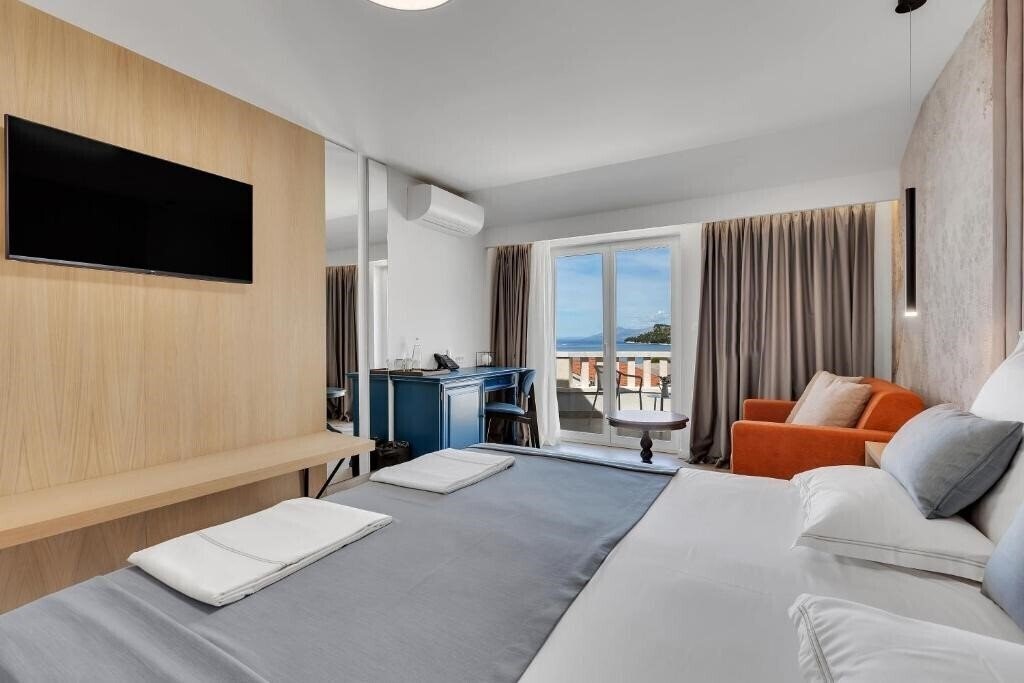 Fotografii Laurentum 4*