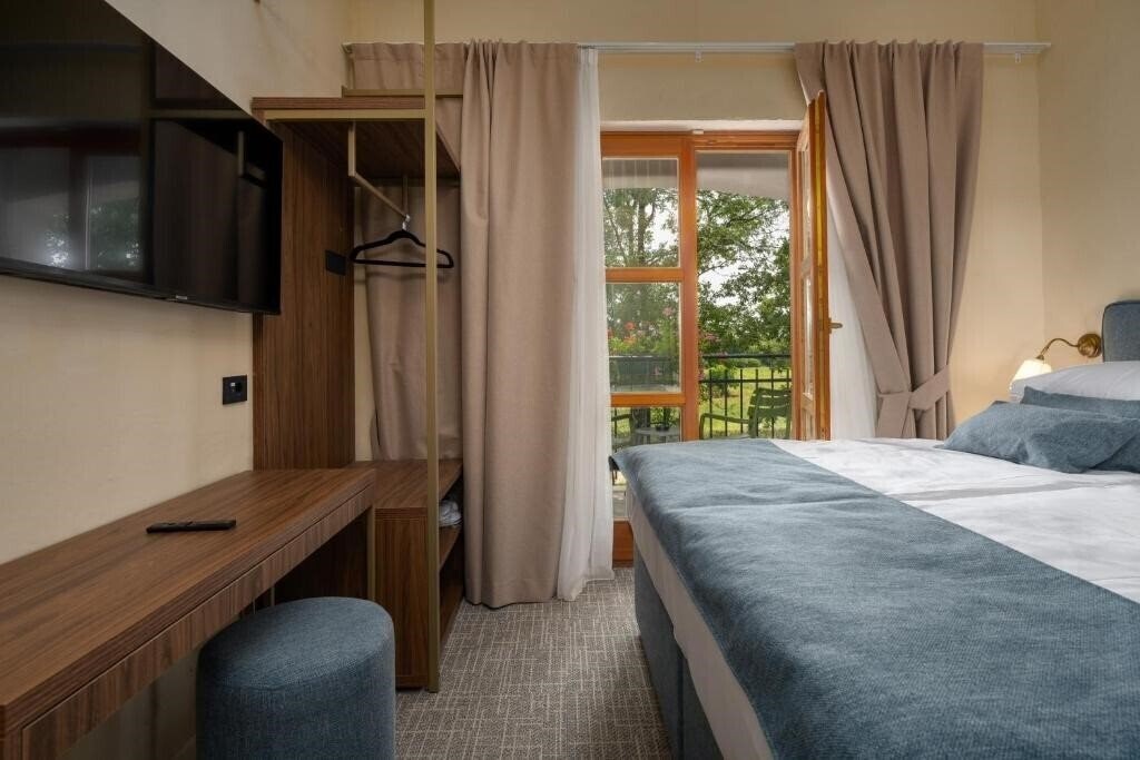 Fotografii Hotel Filipini 3*