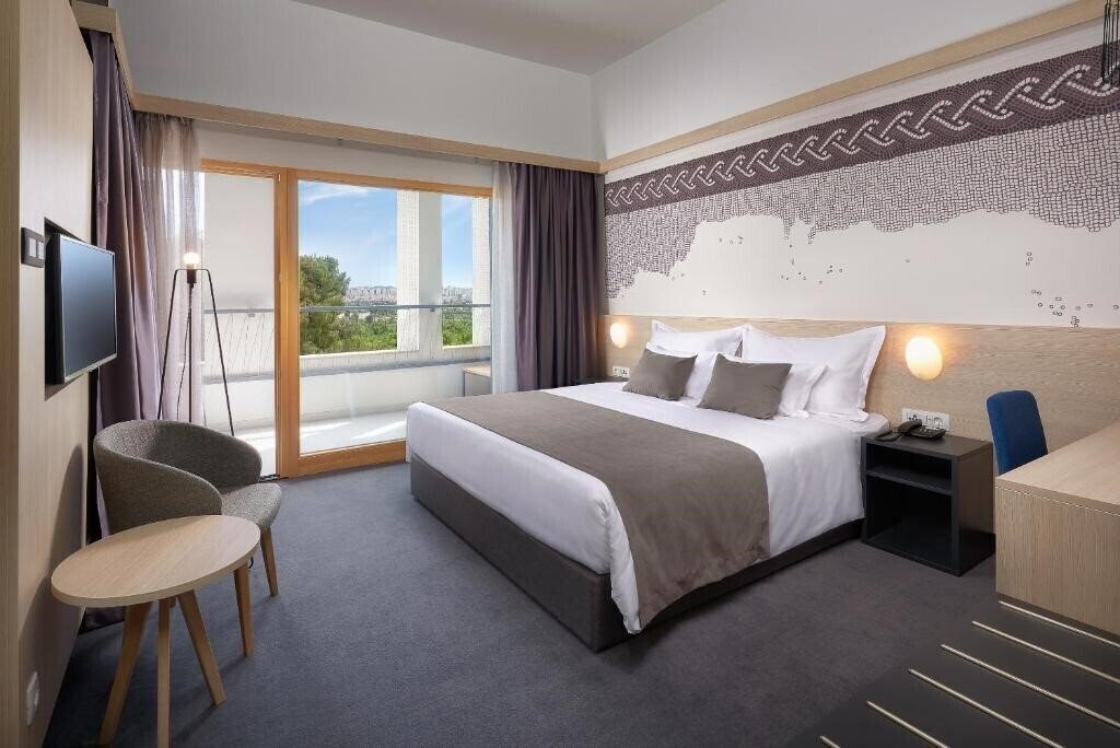 Imaginea Salona Palace 4*