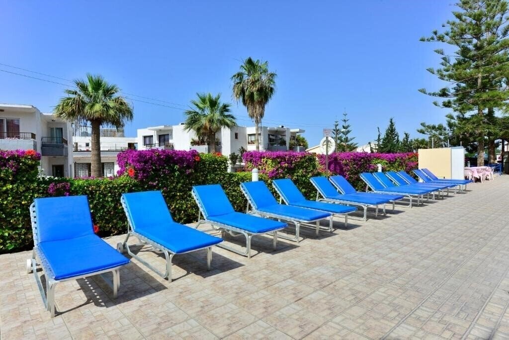 Imaginea Napa Prince Hotel Apts 3*