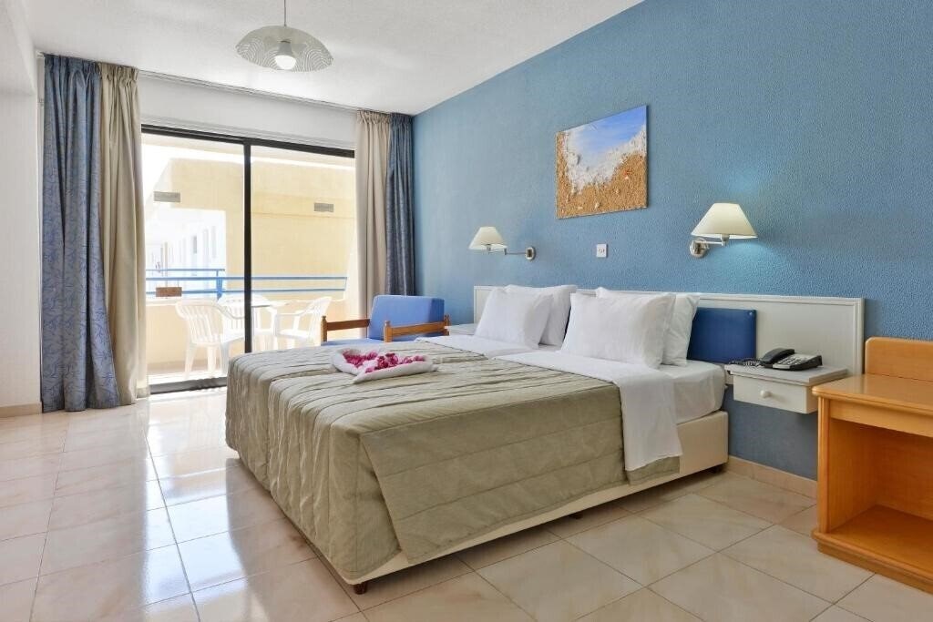 Imaginea Napa Prince Hotel Apts 3*