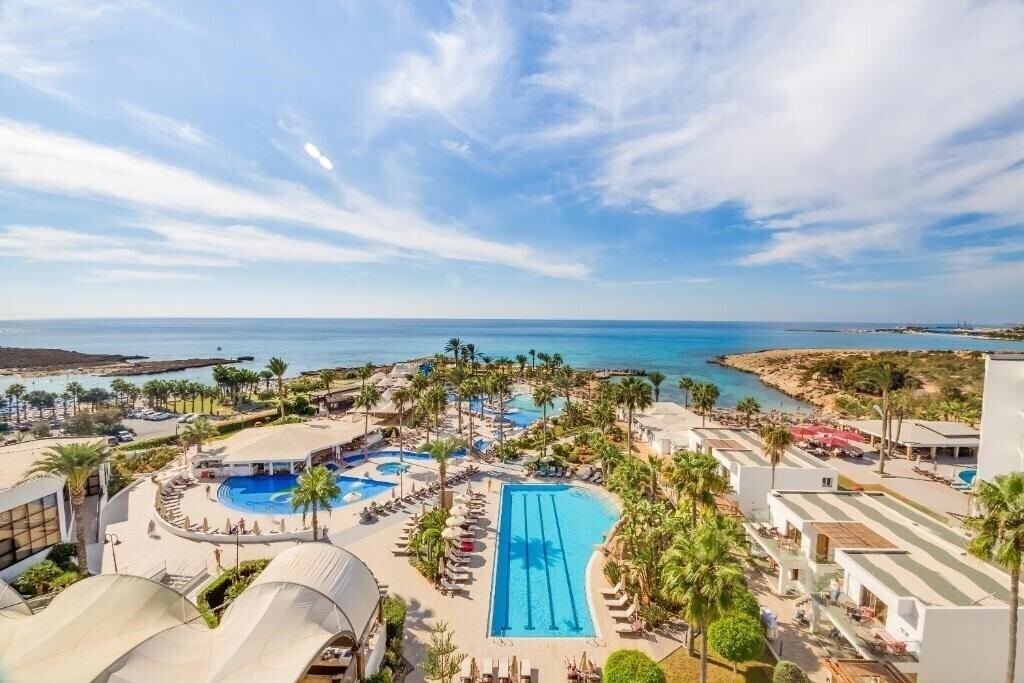 Imaginea Adams Beach Hotel & SPA 5*