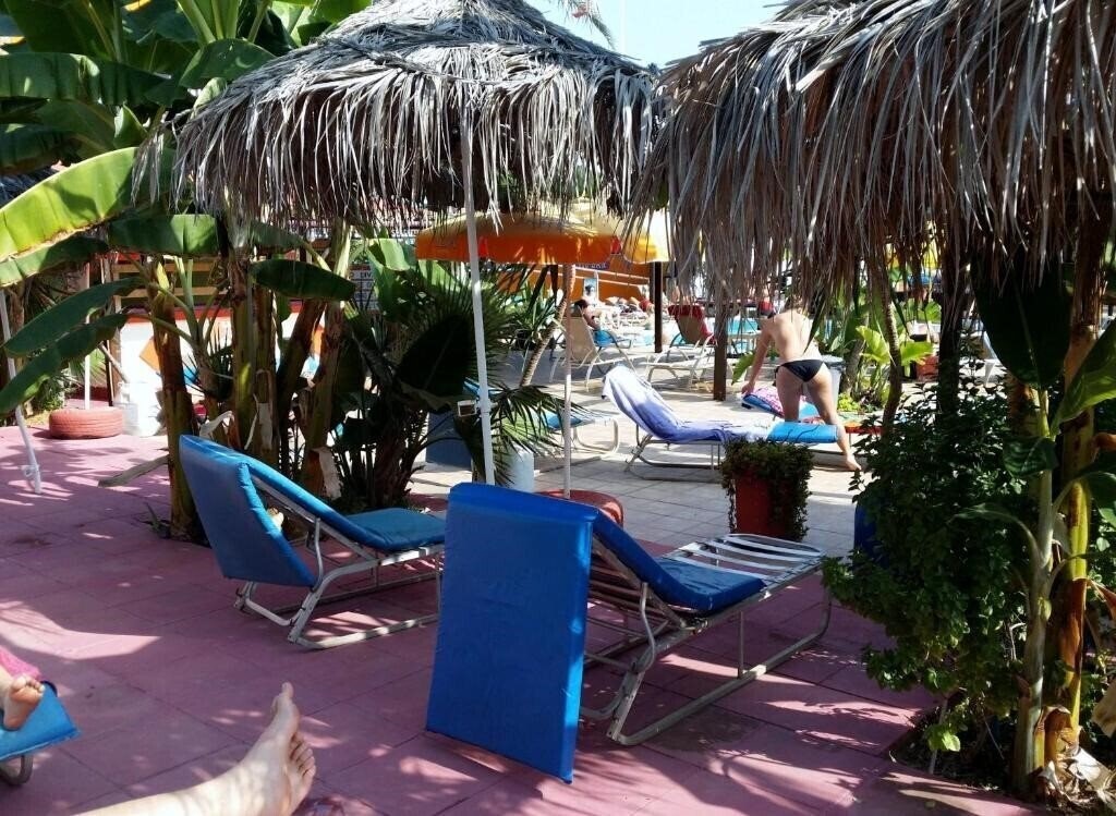 Imaginea Kkaras Hotel 2*