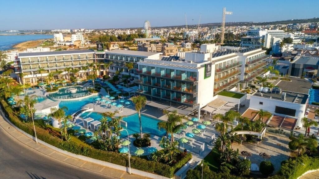 Imaginea Faros Hotel 4*