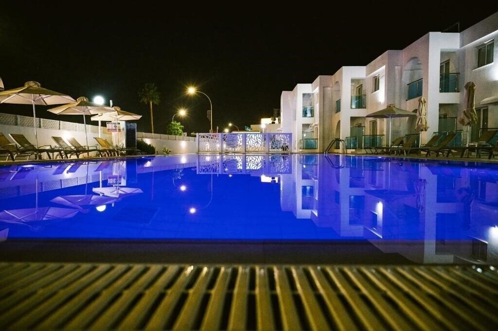 Фото Kaos Hotel Apts 2*