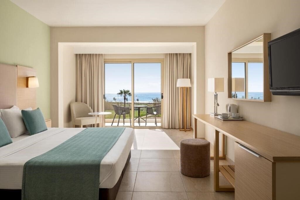 Fotografii Ramada Hotel & Suites (ex. Freij Resort) 4*