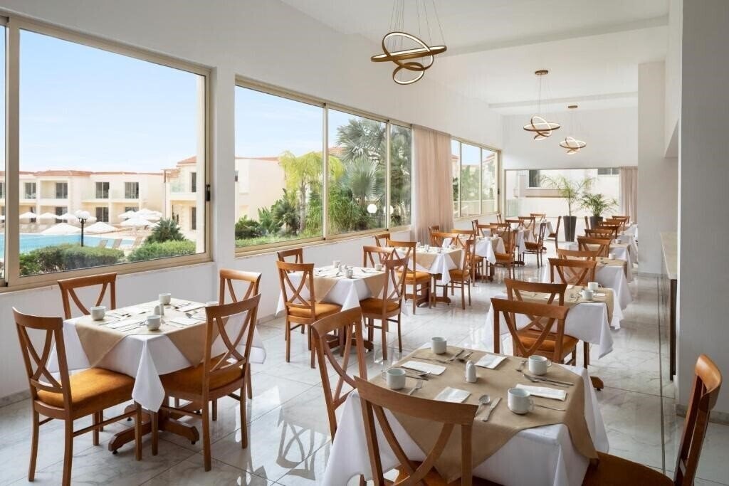 Imaginea Ramada Hotel & Suites (ex. Freij Resort) 4*