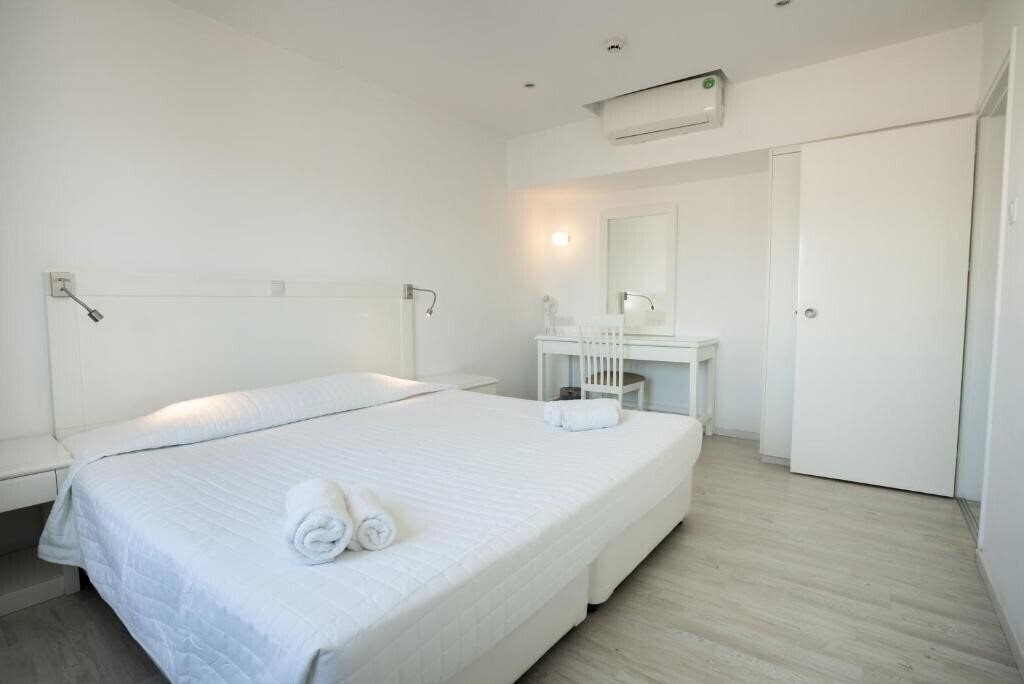 Фотография Vias Hotel Apartments 2*