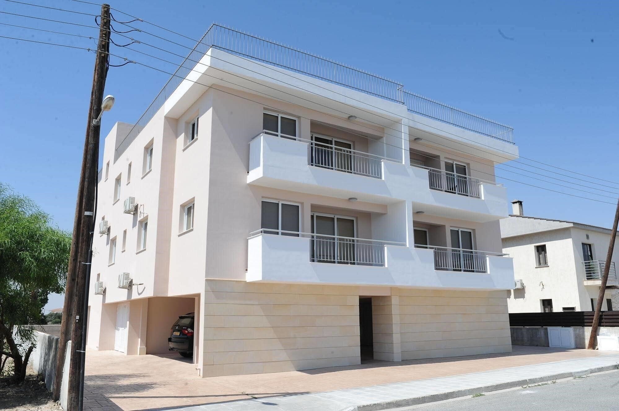 Отель Kiti Deluxe Apartments 3*