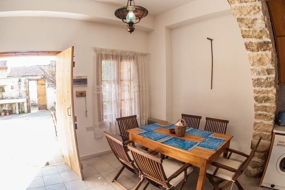 Hotel Angelis Traditional Village House 3*