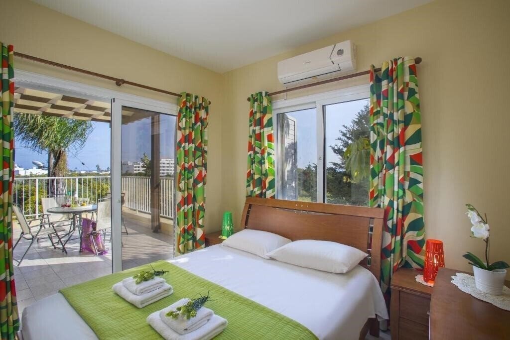 Фото Ayia Napa Tropical Beach Villa 4*