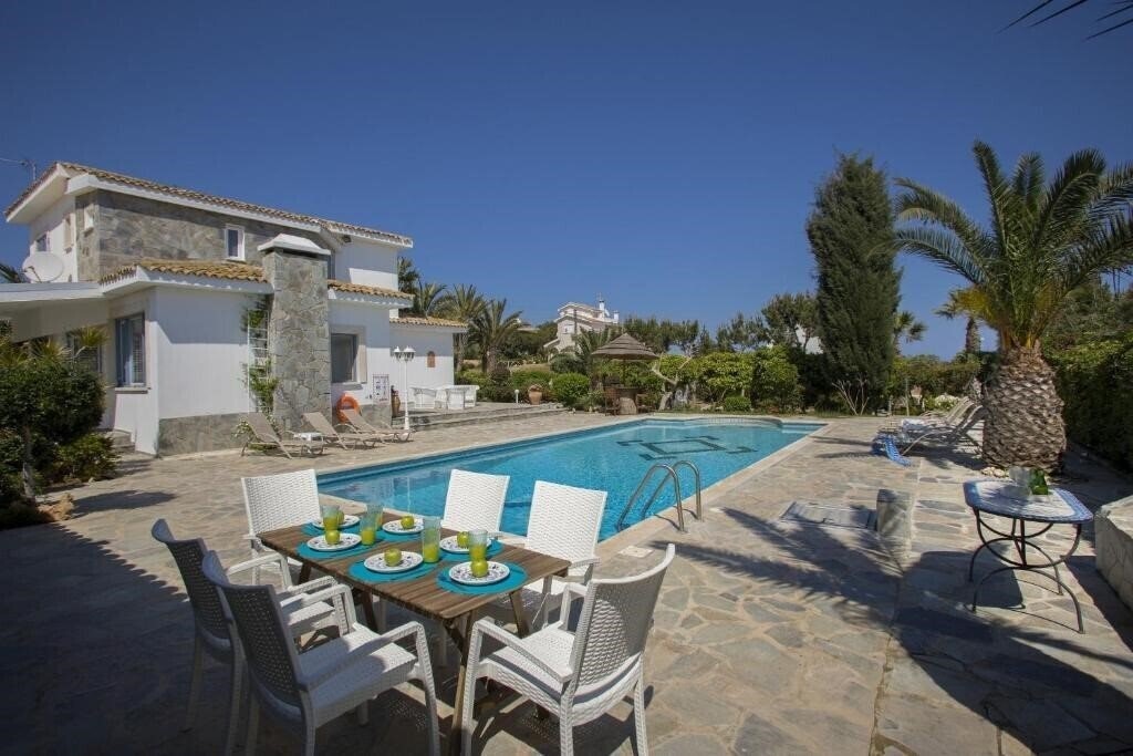 Hotel Mazeri Villa 4*