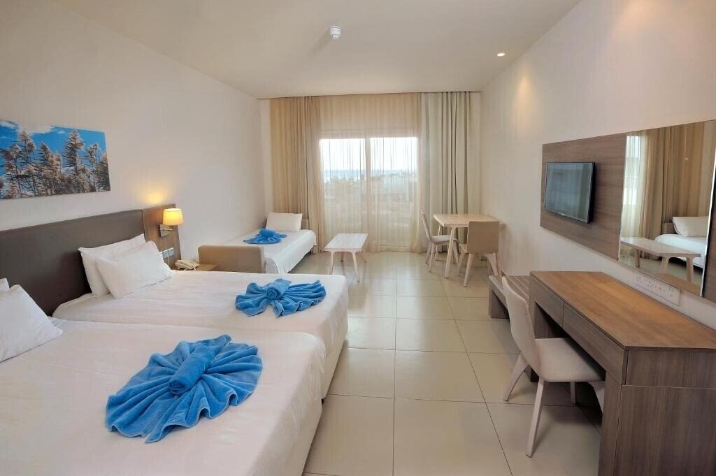 Fotografii Euronapa Hotel Apartments 3*