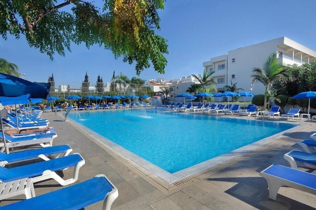 Imaginea Euronapa Hotel Apartments 3*
