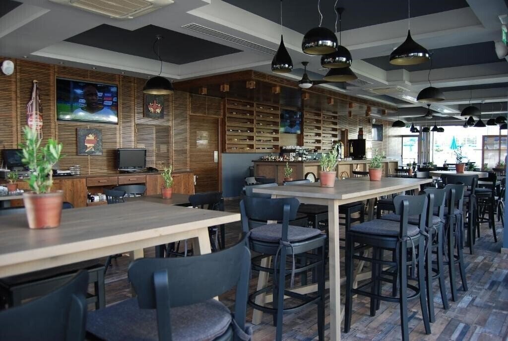 Imaginea Euronapa Hotel Apartments 3*