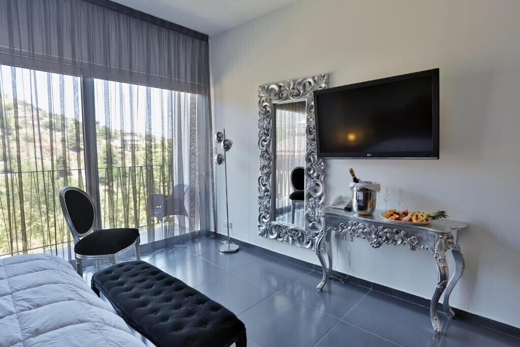 Imaginea Crystal Hotel 3*