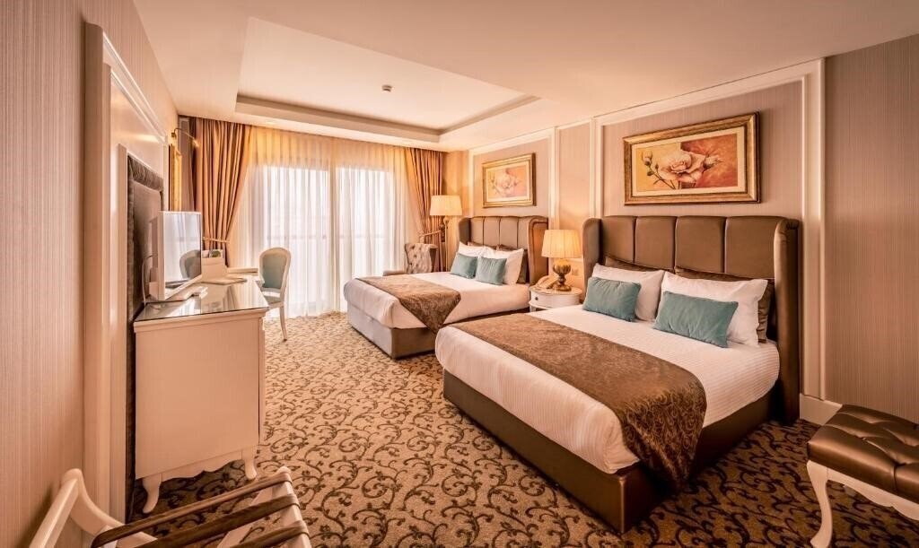 Фото Vuni Palace 5*