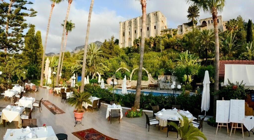Hotel Bellapais Gardens 3*