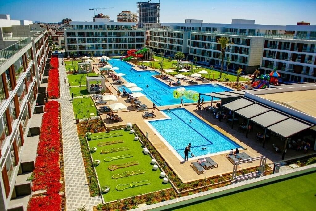 Отель Long Beach Resort 3*
