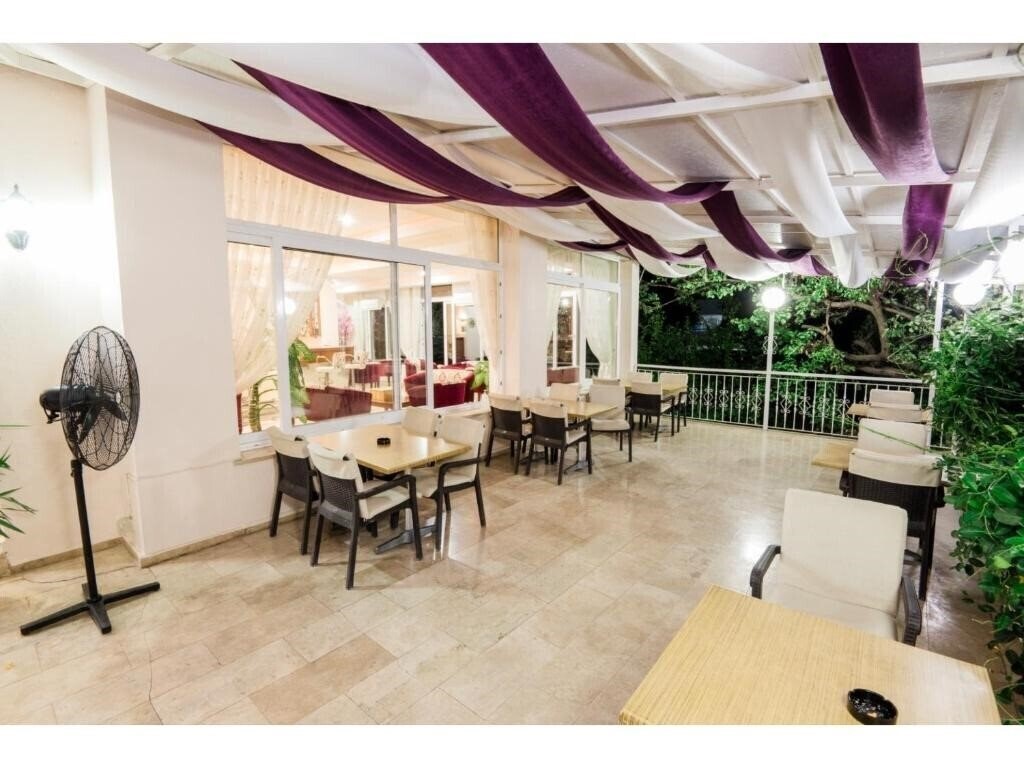 Imaginea Sammys Hotel 2*