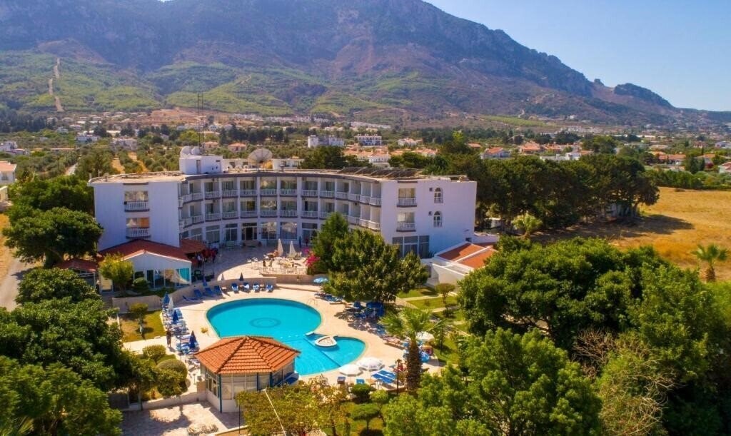 Отель Hotel Sempati 3*