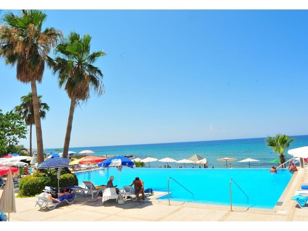 Hotel La Hotel 4*