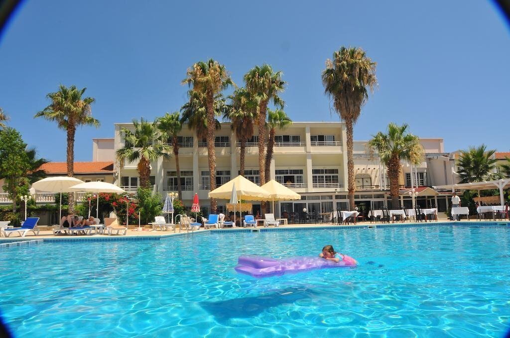 Fotografii La Hotel 4*
