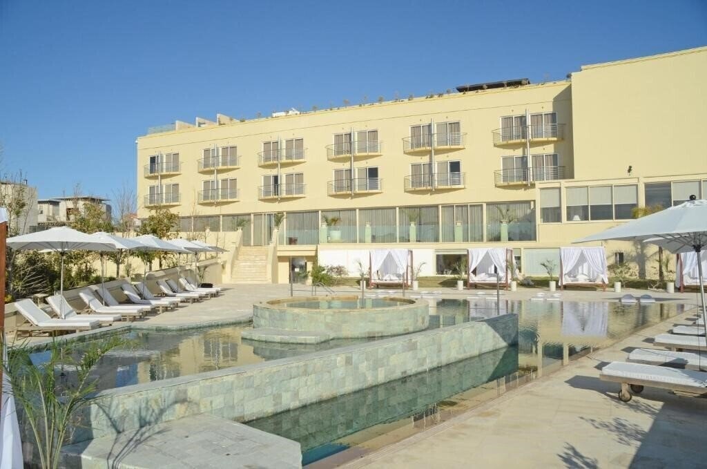 Отель E Hotel SPA & Resort 4*