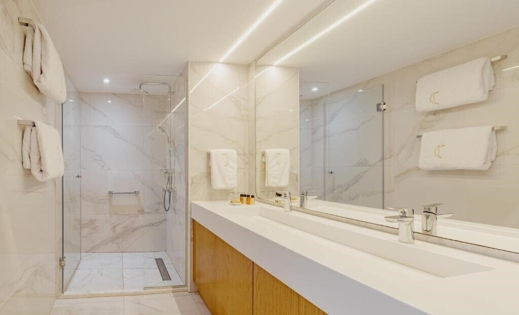 Фотография Golden Bay Beach Hotel 5*