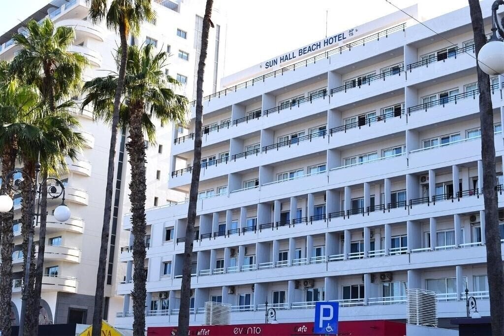 Hotel Sun Hall Beach Hotel Apartments 4*