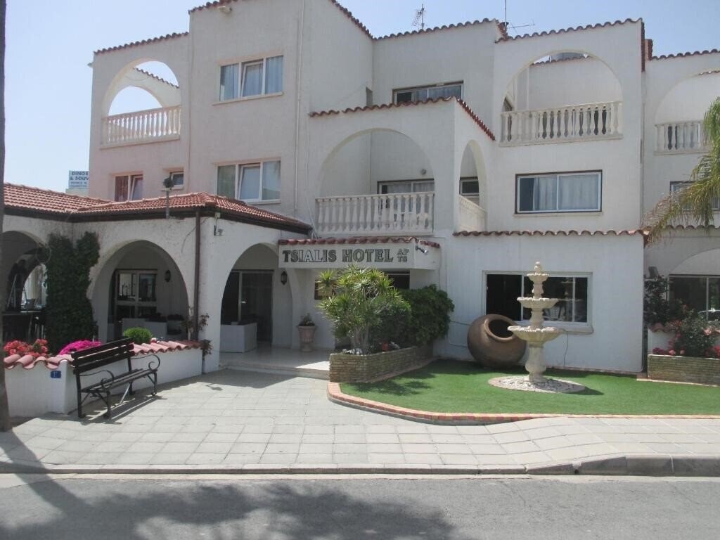 Hotel Tsialis Hotel Apartments 3*