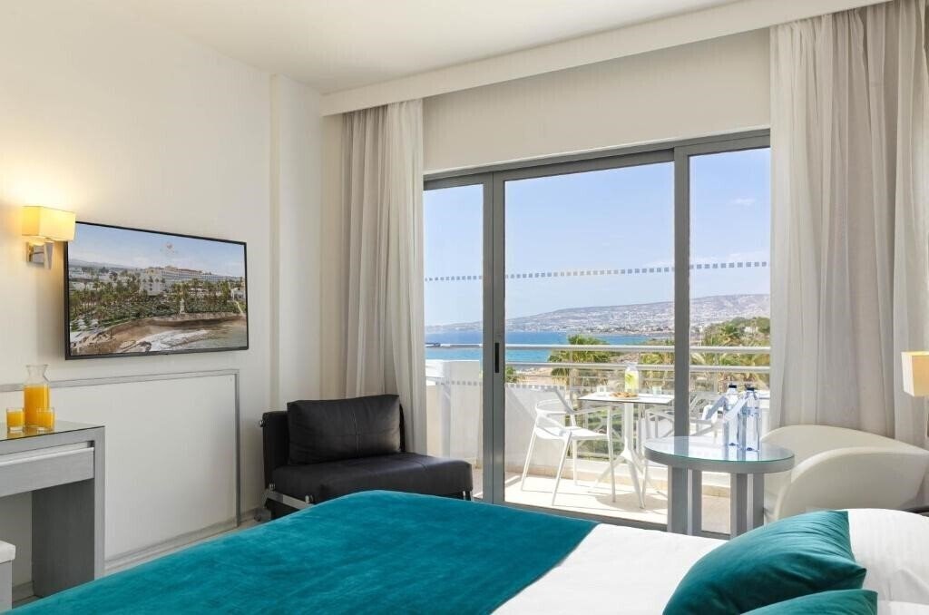 Imaginea St. George Hotel & Spa Golf Beach Resort 4*