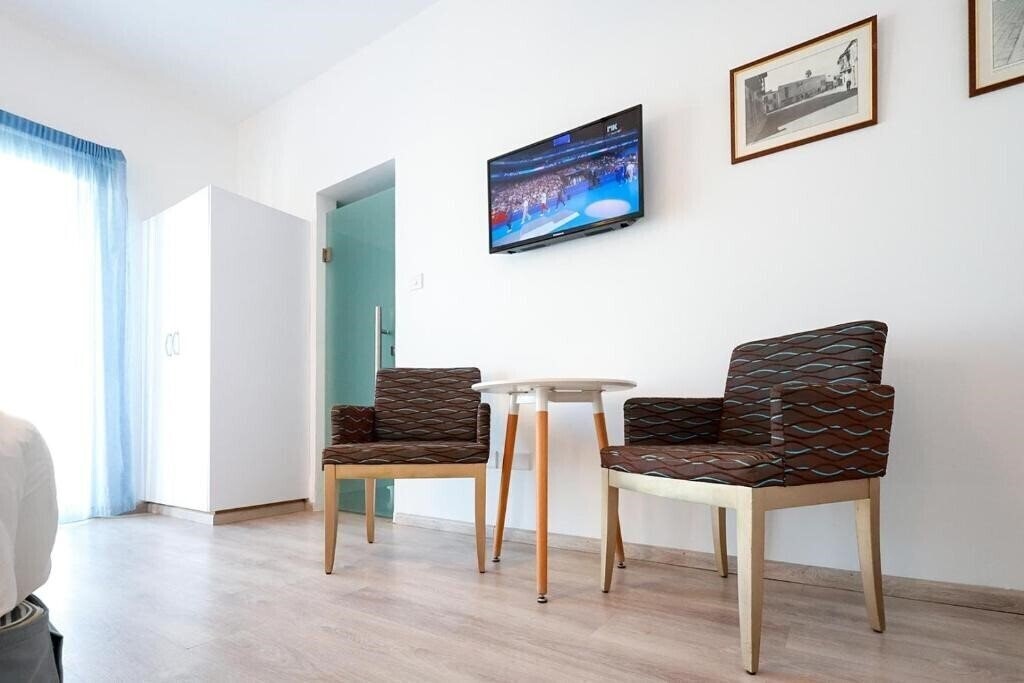 Imaginea Mikes Kanarium City Hotel 3*