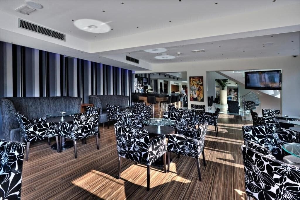 Imaginea Livadhiotis City Hotel 3*