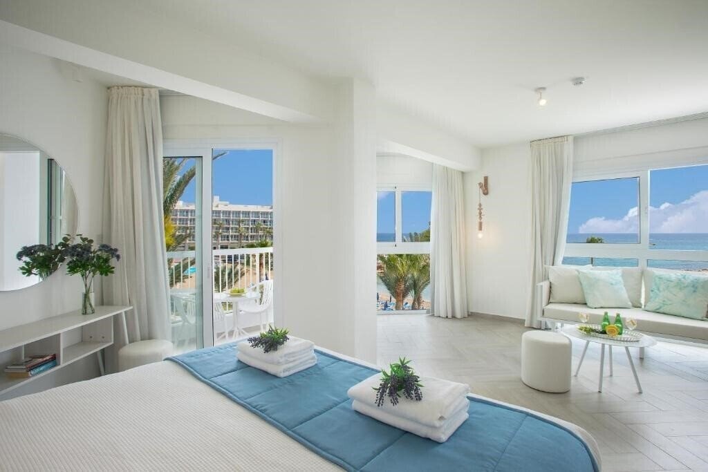 Фото Louis Infinity Blu 4*