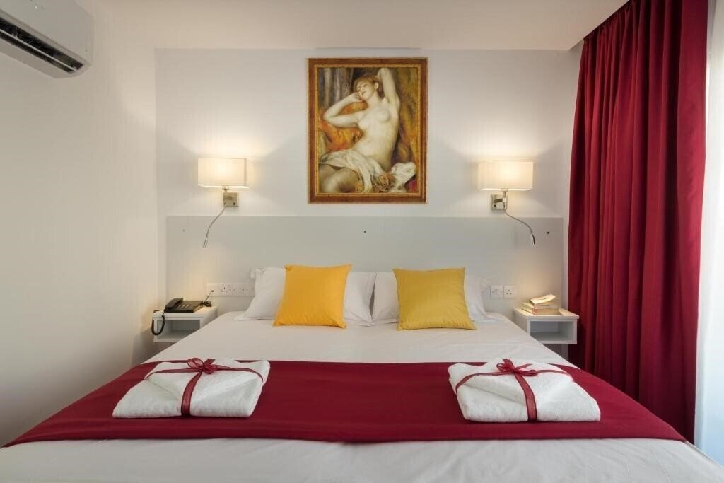 Hotel Art & Wine Studios & Apts 3*