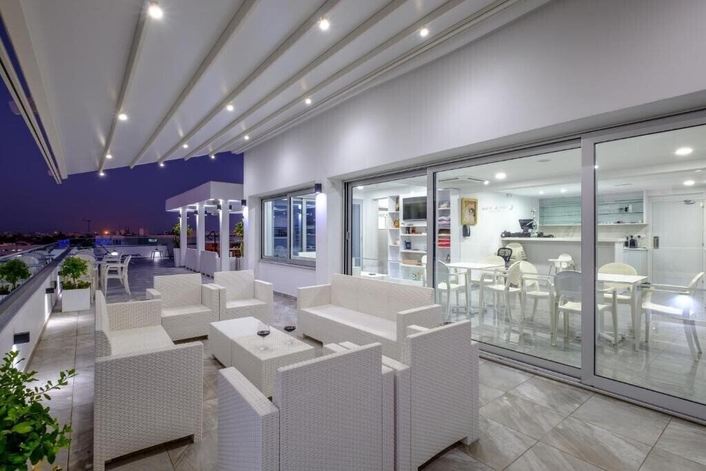 Imaginea Art & Wine Studios & Apts 3*