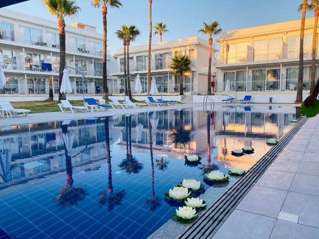 Hotel Lysithea Apts 3*