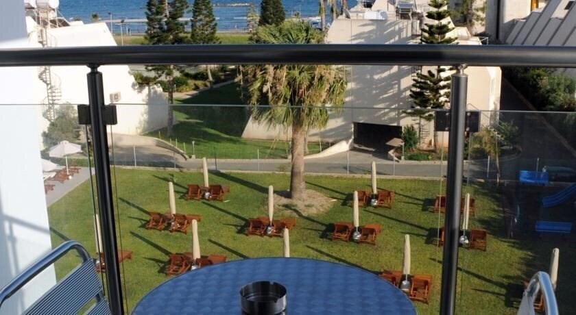 Картинка Frixos Hotel & Apts Cat 4*