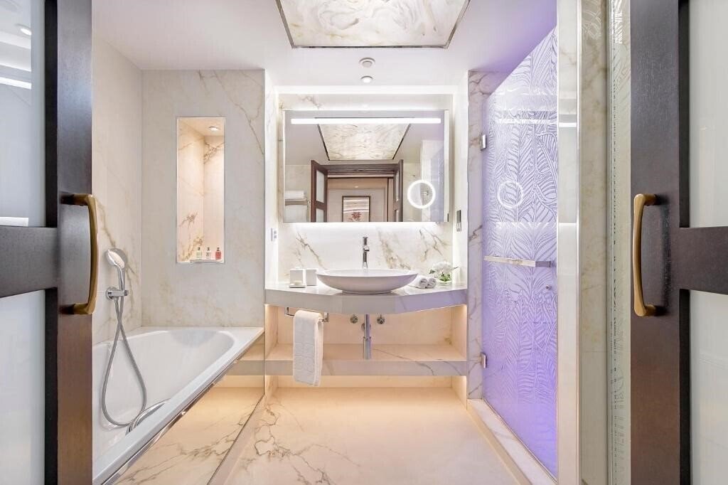 Фото Four Seasons Hotel 5*
