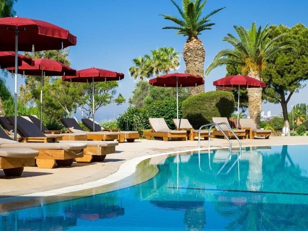 Фото St. Raphael Resort & Marina 5*