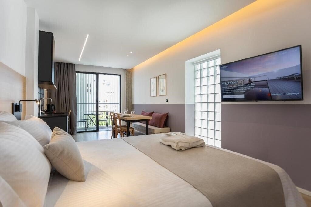 Отель Alinea Urban 4*