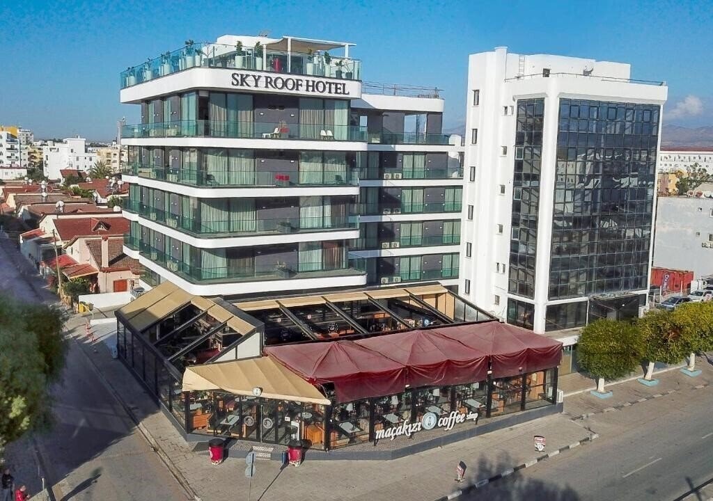 Hotel Sky Roof Hotel 3*
