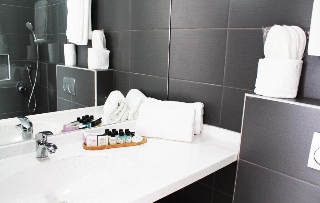 Imaginea Sky Roof Hotel 3*